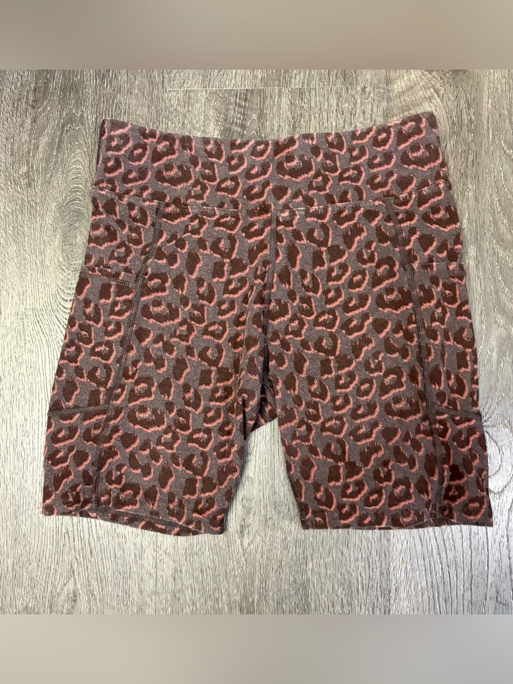 Pact The Pocket Medium Biker Shorts Leopard Print Organic Cotton Side Pockets